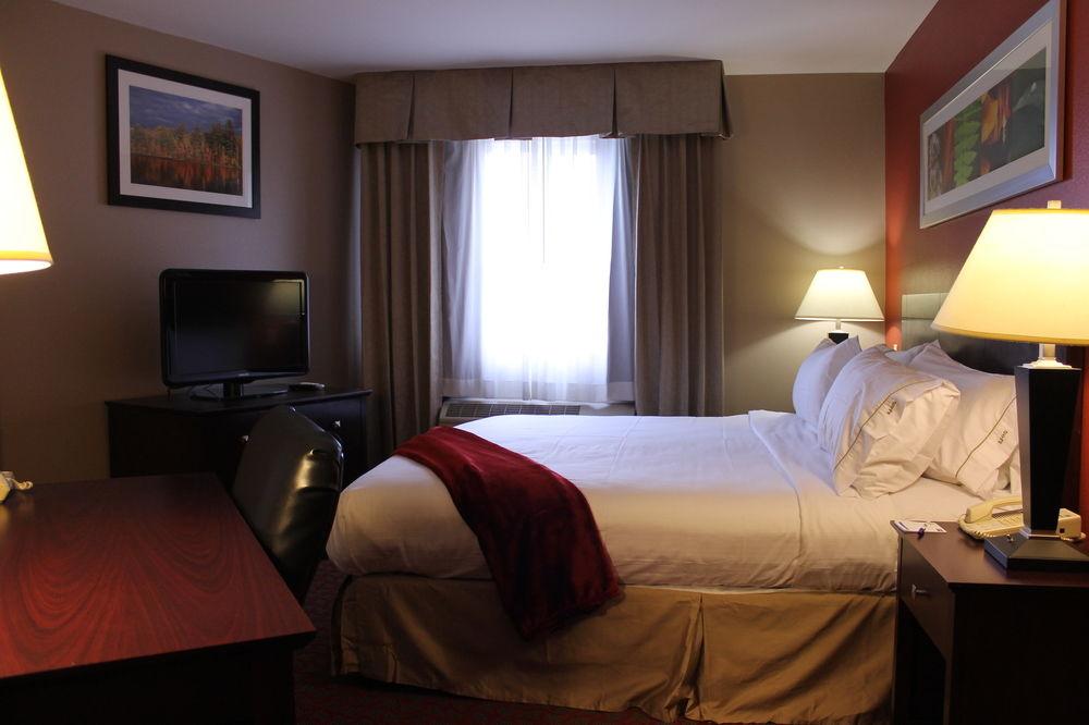 Holiday Inn Express & Suites Colorado Springs-Airport By Ihg Buitenkant foto