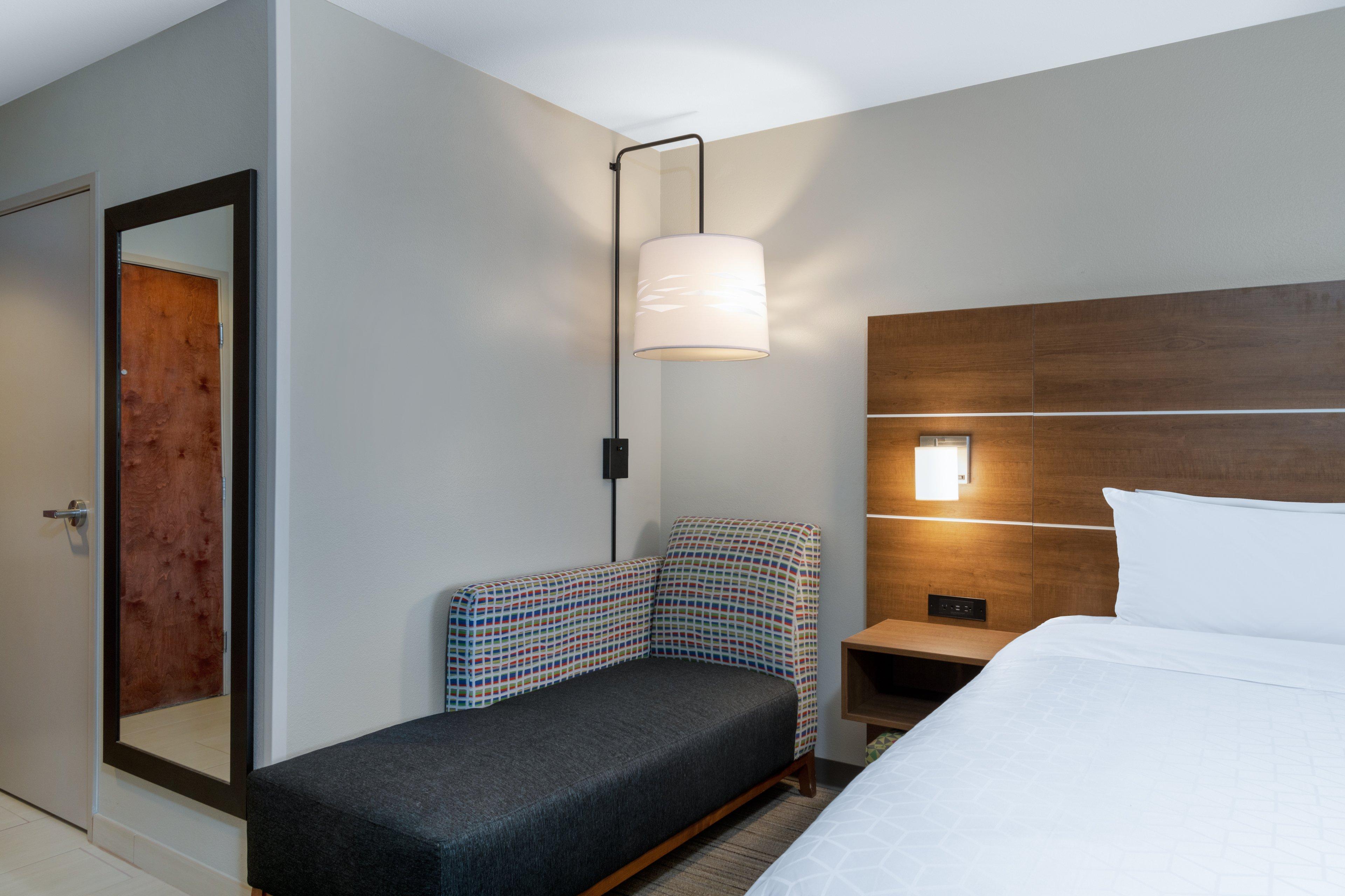 Holiday Inn Express & Suites Colorado Springs-Airport By Ihg Buitenkant foto