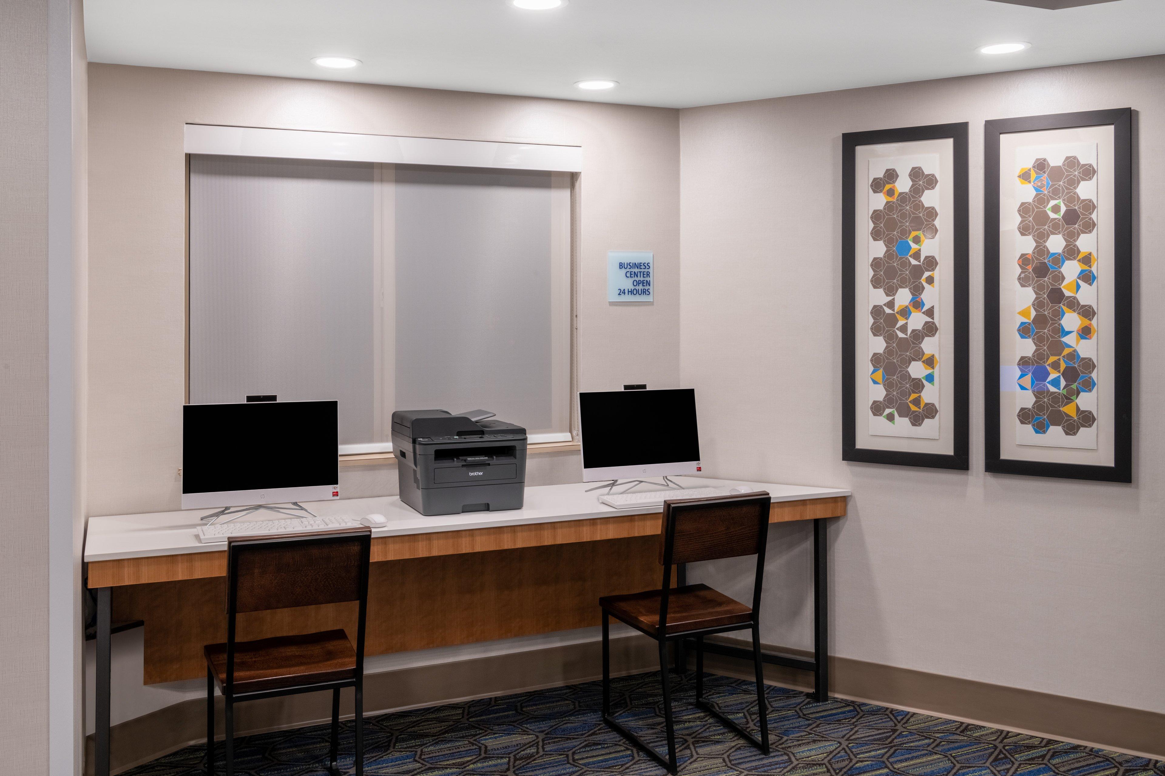 Holiday Inn Express & Suites Colorado Springs-Airport By Ihg Buitenkant foto