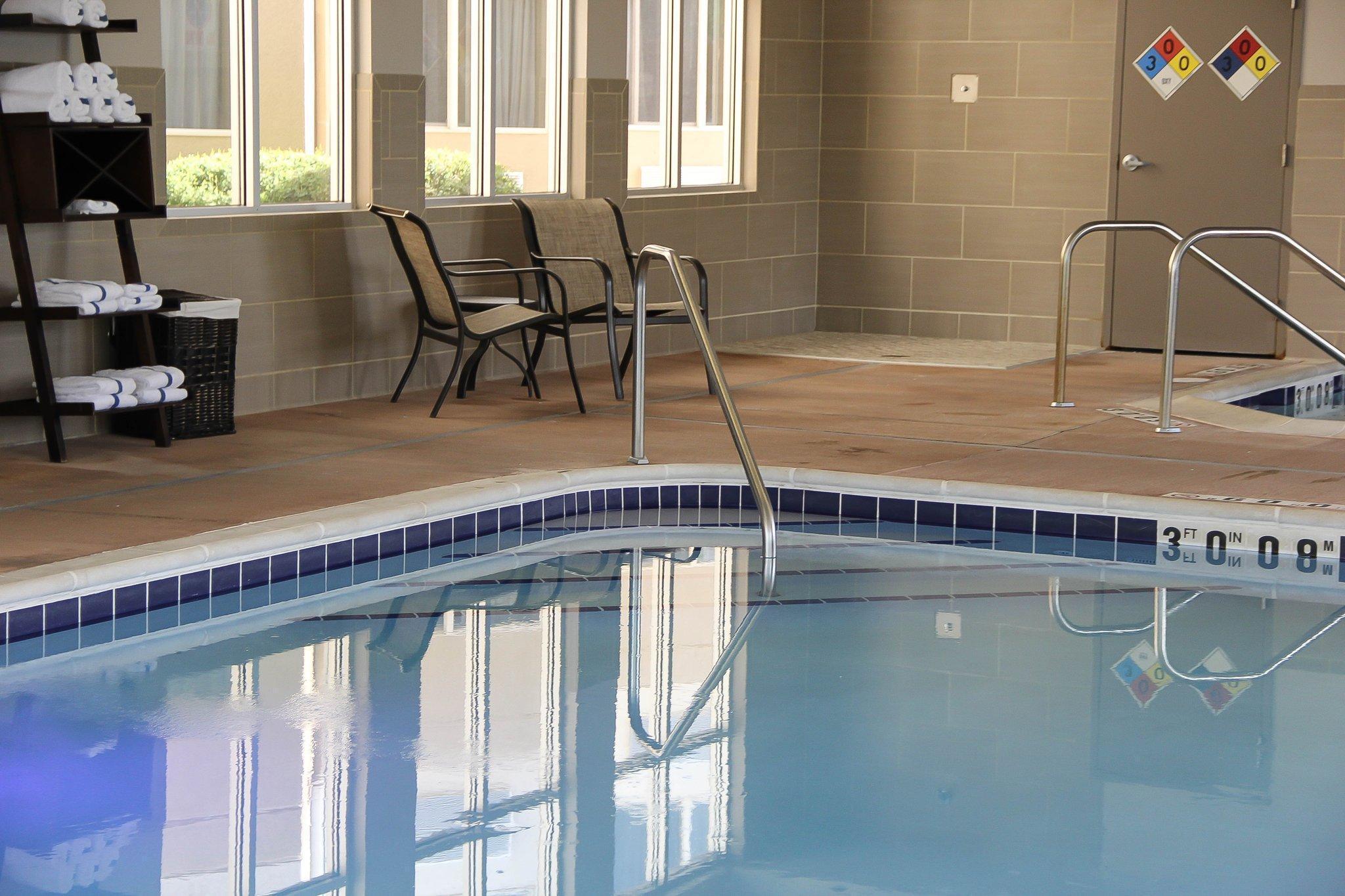 Holiday Inn Express & Suites Colorado Springs-Airport By Ihg Buitenkant foto