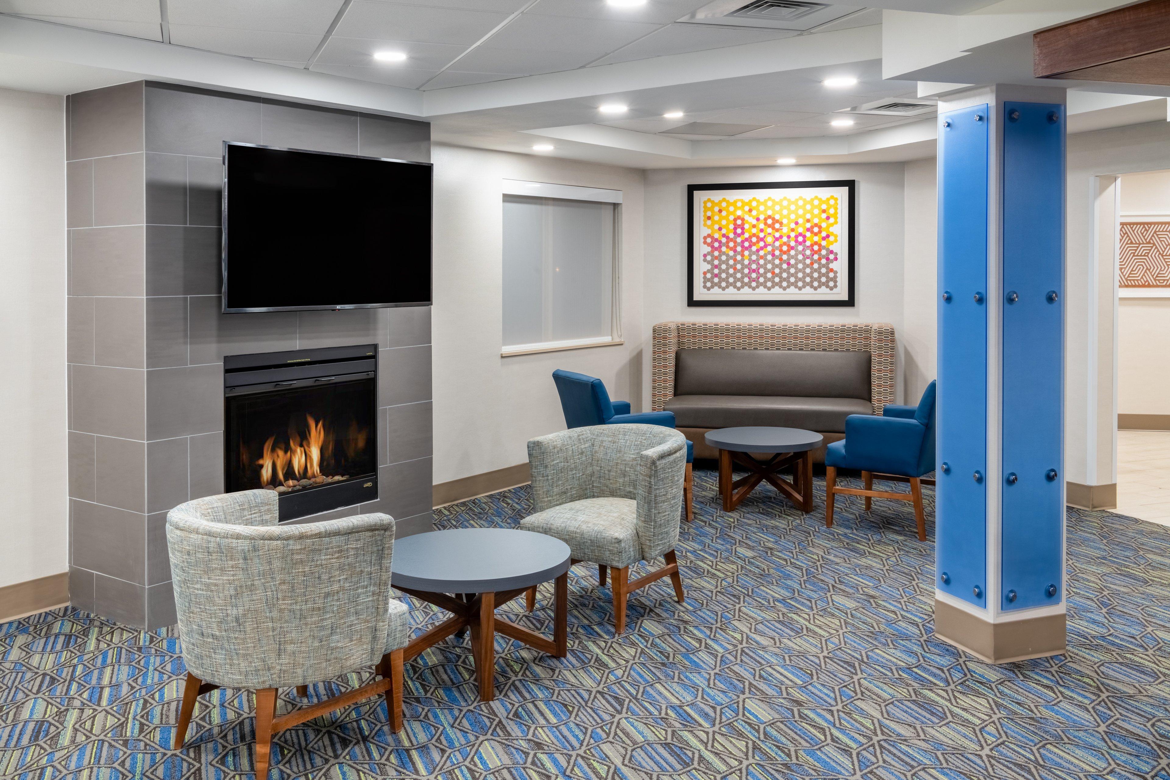 Holiday Inn Express & Suites Colorado Springs-Airport By Ihg Buitenkant foto
