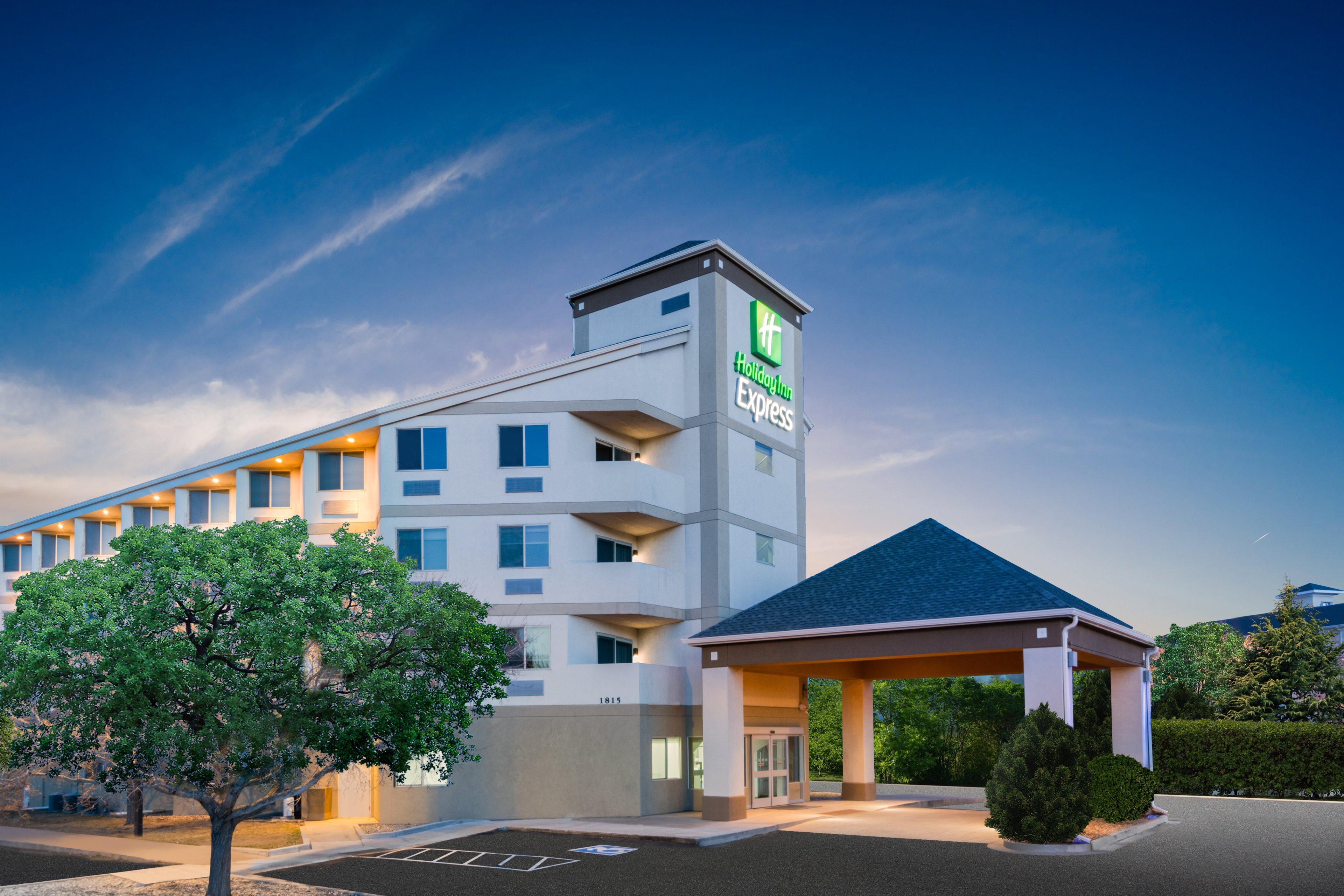 Holiday Inn Express & Suites Colorado Springs-Airport By Ihg Buitenkant foto