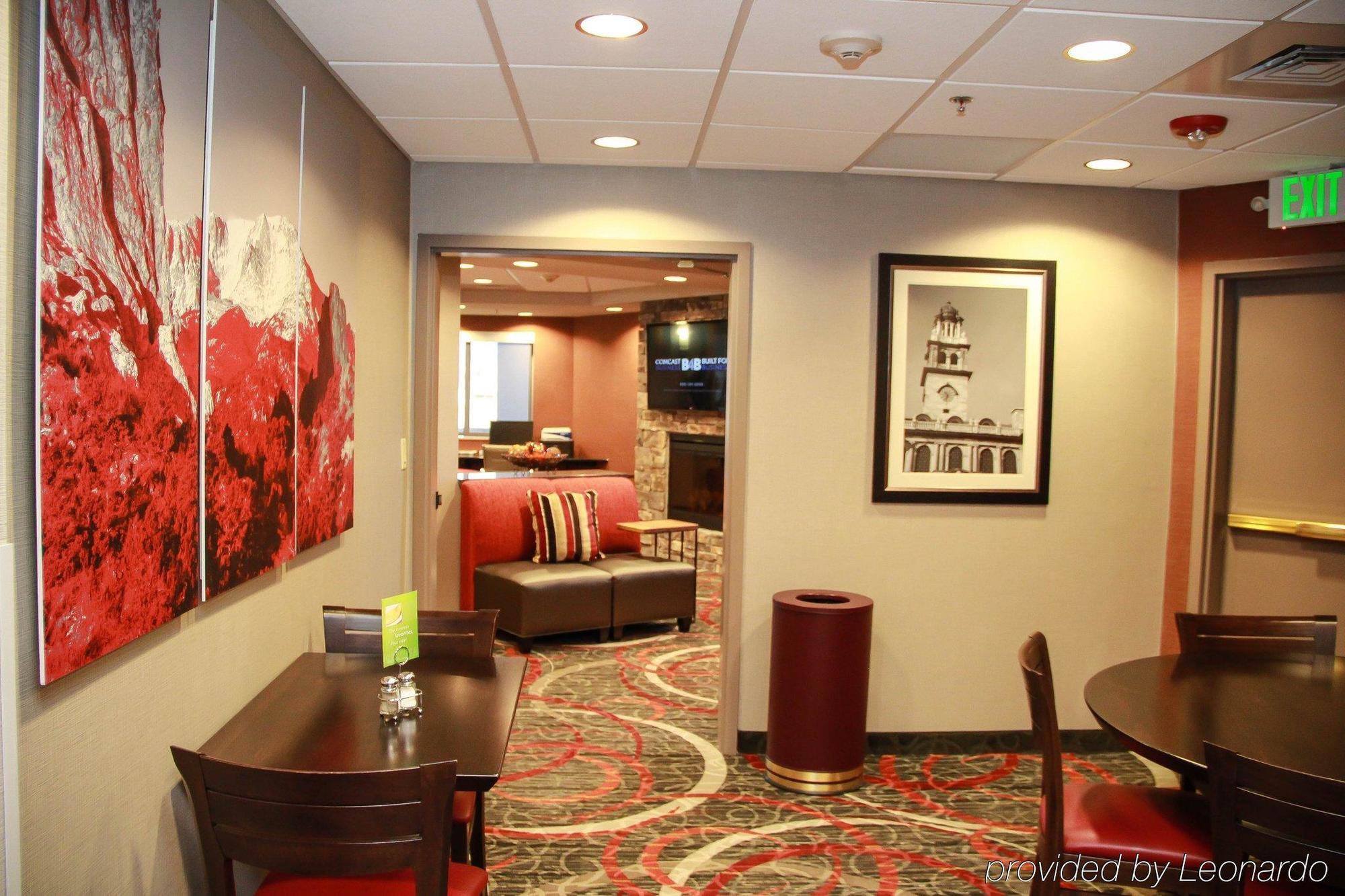 Holiday Inn Express & Suites Colorado Springs-Airport By Ihg Buitenkant foto