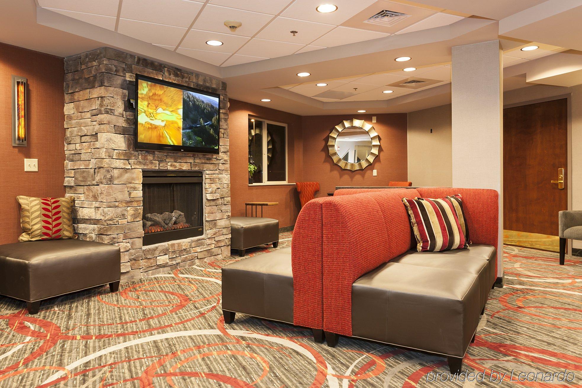 Holiday Inn Express & Suites Colorado Springs-Airport By Ihg Buitenkant foto