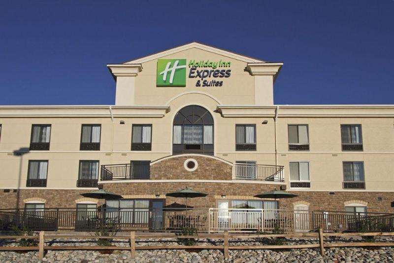 Holiday Inn Express & Suites Colorado Springs-Airport By Ihg Buitenkant foto