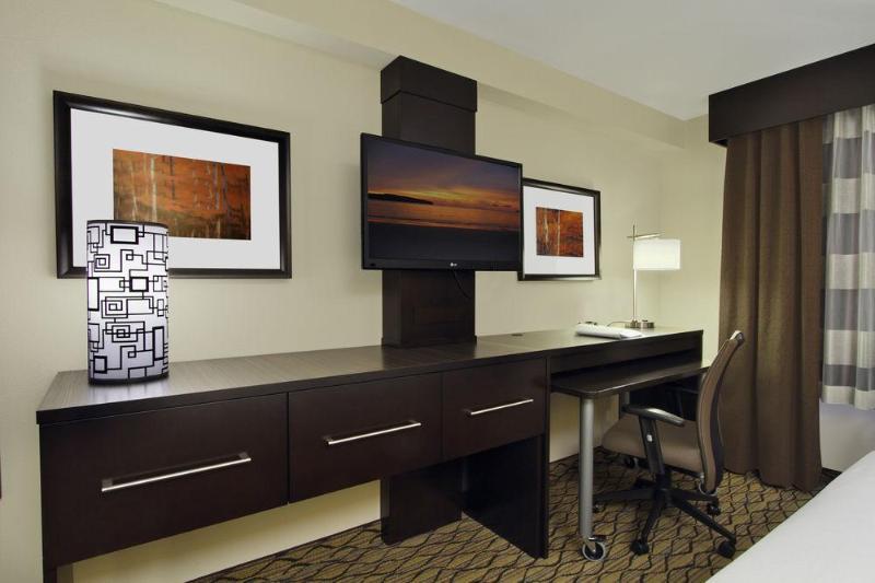Holiday Inn Express & Suites Colorado Springs-Airport By Ihg Buitenkant foto