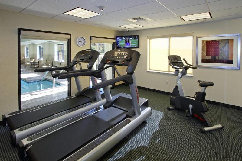 Holiday Inn Express & Suites Colorado Springs-Airport By Ihg Buitenkant foto