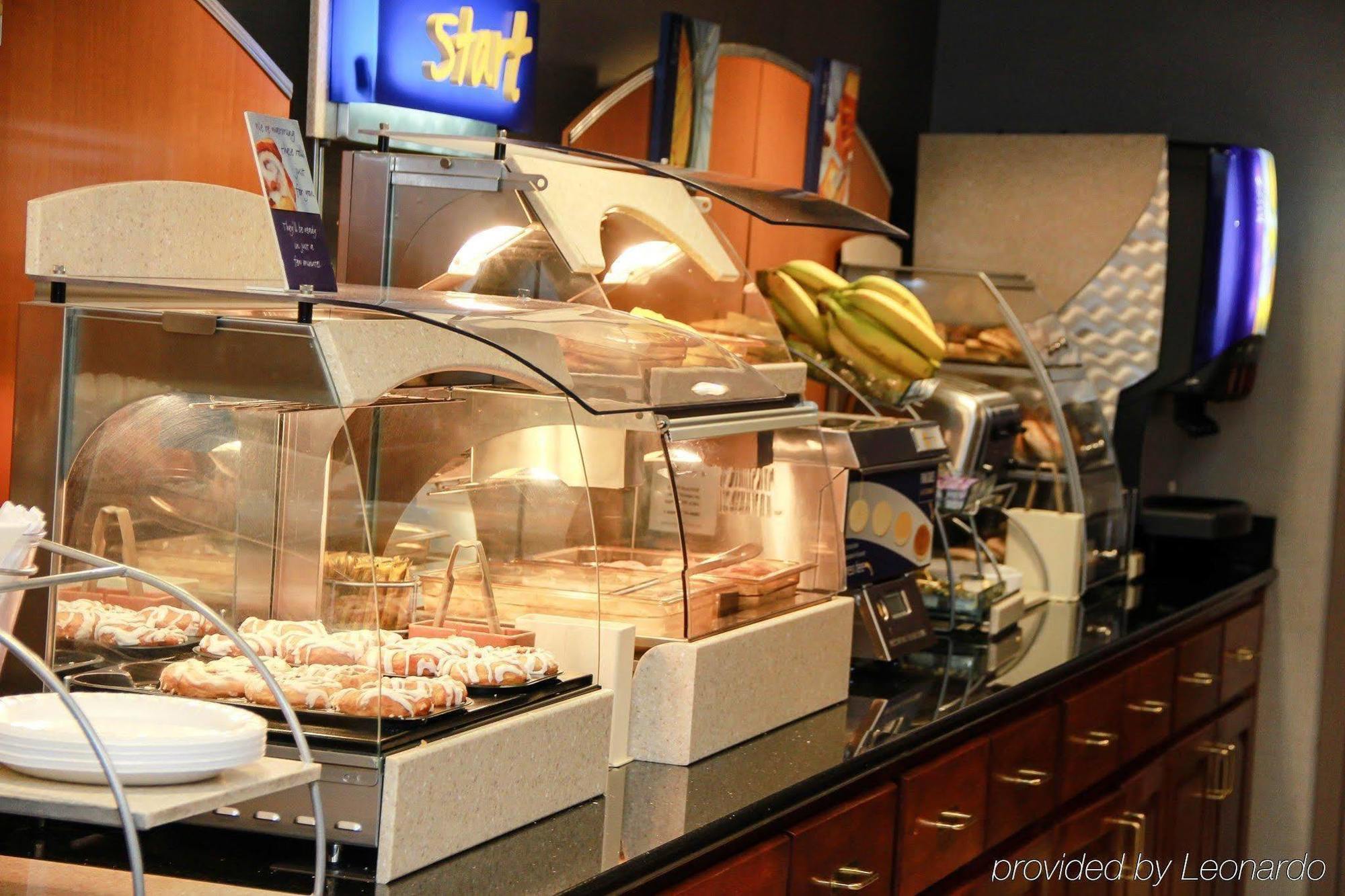 Holiday Inn Express & Suites Colorado Springs-Airport By Ihg Buitenkant foto